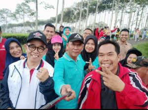 Hari Guru Nasional Ribuan Orang Hiking Wisata di Kabawetan