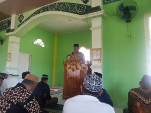 Safari Jum’at, Kabag SDM Sholat Jum’at Bareng Polri di Masjid Nurul Ikhsan