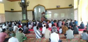 Safari Jum’at dan Sholat Jum’at Bersama Polri, Kabag SDM Sambangi Masjid Al Muhajirin