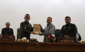 Bupati Kepahiang Sampaikan KU APBD dan PPAS TA 2023