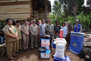 Beri Bantuan Korban Kebakaran di Desa Air Pesi, Bupati Hidayat Sampaikan Bela Sungkawa