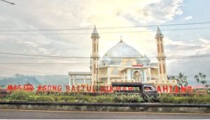 Sertifikat Masjid Agung Tak Kunjung Ditemukan