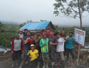 Pemdes Bandung Baru Bangun Jalan Usaha Tani