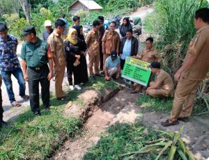 Desa Kembang Seri Mengerjakan Pembangunan Drainase
