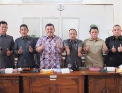 Banggar Serahkan Hasil Pembahasan Raperda Pertanggungjawaban APBD 2023
