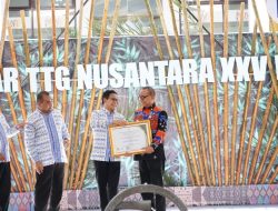 Bupati Kepahiang Mendapatkan Penghargaan Dari Kementerian Desa, Pembangunan Daerah tertinggal dan Transmigrasi Republik Indonesia dalam acara Teknologi Tepat Guna (TTG) Nusantara 2024