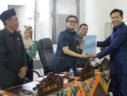 Siap Dibahas, Tiga Raperda Masa Sidang Pertama Diserahkan Kepada Pansus-Pansus DPRD