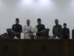 Bupati Kepahiang Sampaikan Nota Pengantar Raperda Pertanggungjawaban APBD 2024