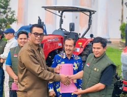 DPRD kepahiang Hadiri Penyerahan Bantuan Traktor Dari Kementrian