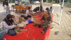 Workshop Anyaman, Upaya Rawat Warisan Budaya Sekaligus Buka Peluang Ekonomi Kreatif